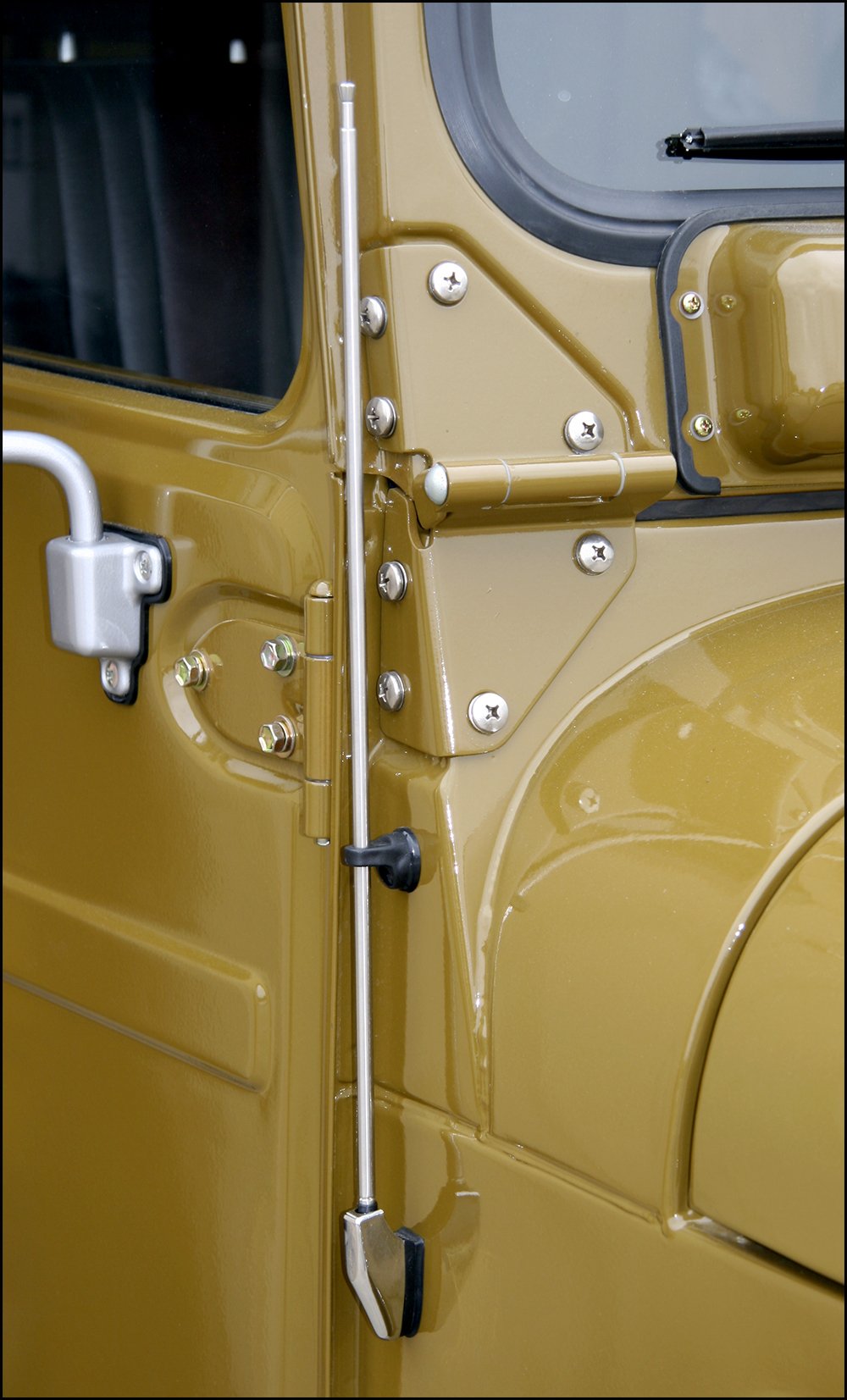 Land Cruiser Antenna - Pillar-Mount - FJ40 FJ45 FJ55-1958 to 1984